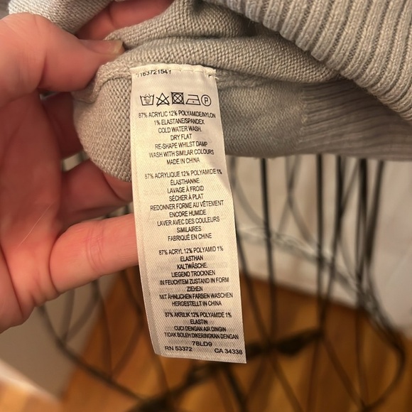 French Connection Sweater-Size L - Picture 6 of 6